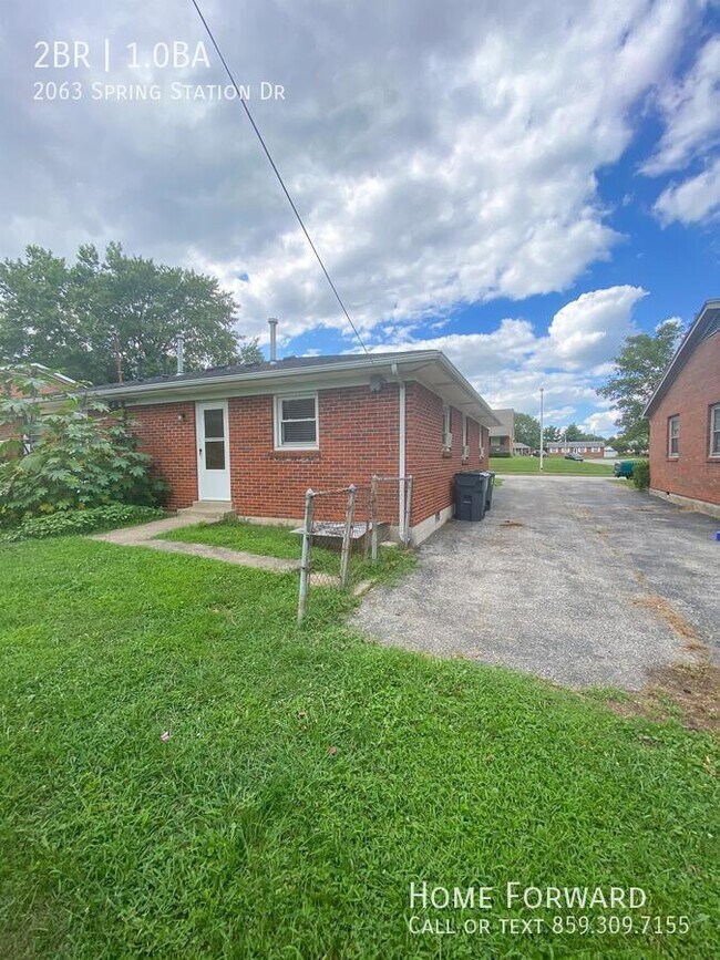 Foto del edificio - 2063 Spring Station Dr