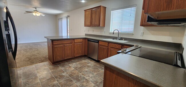 Foto del edificio - 4 Bedroom Home in Cold Springs