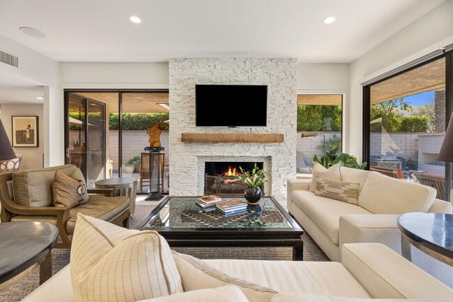 Foto del edificio - 76 Princeton Dr