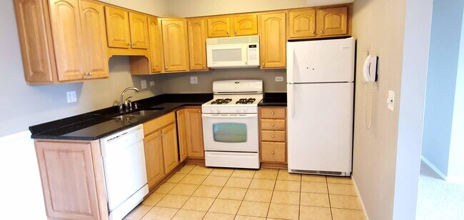 Building Photo - 722 Tipperary Ct