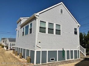 Building Photo - 106 W Pompano Way