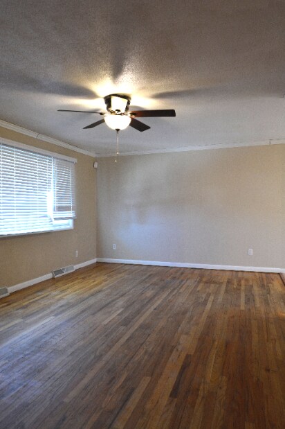 Foto del edificio - "Spacious 5-Bedroom 3 Bath in the Heart of...