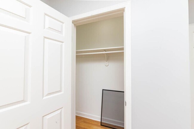 Building Photo - 2 bedroom in Chicago IL 60612