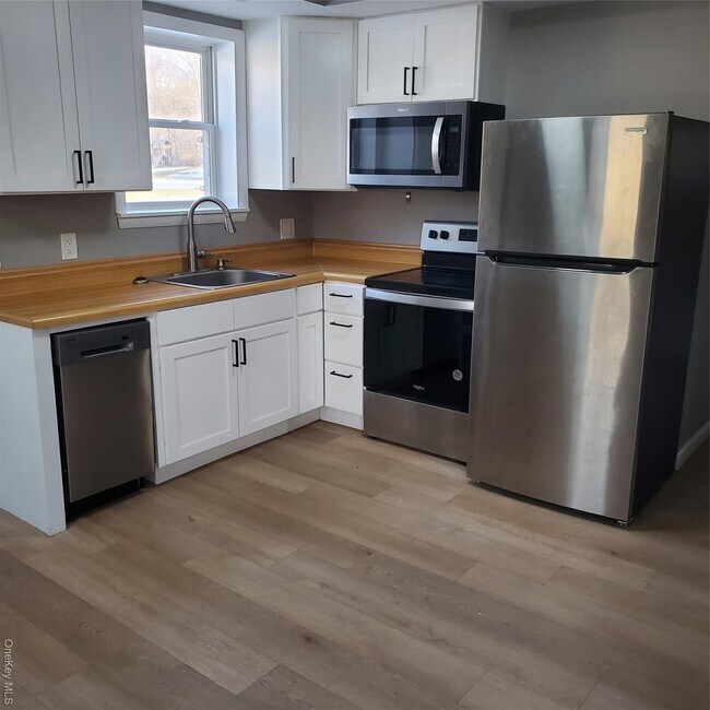 Foto del edificio - 191 Plains Rd