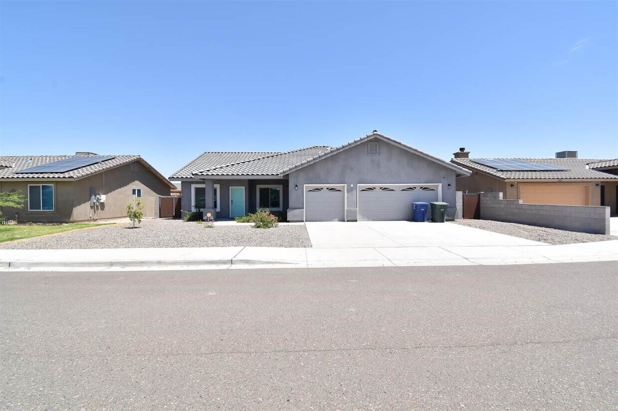 Primary Photo - 7950 E 43rd Ln