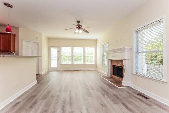 Building Photo - 7854 Rainey Dr
