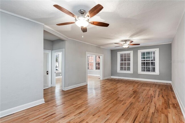 Building Photo - 511 S Westland Ave