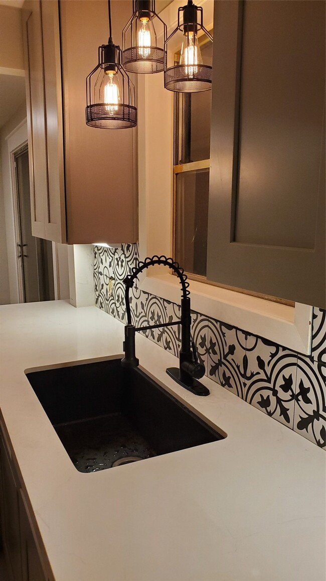 Foto del edificio - 7151 Neff St