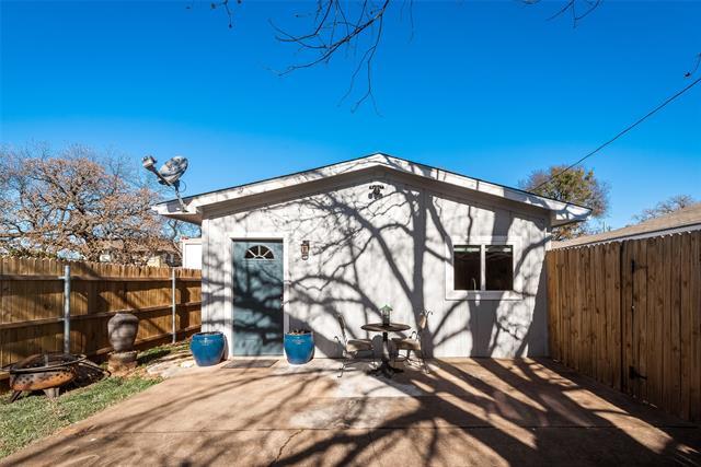 Foto principal - 124 S Travis St
