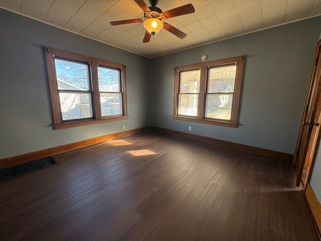 Building Photo - Huge 4 bedroom House with large garage