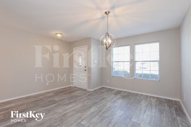 Foto del edificio - 814 Silverado Way