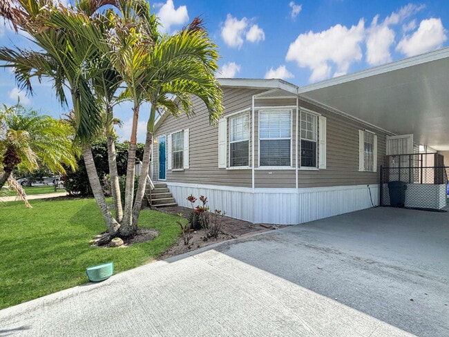Photo - Charming Coastal Retreat in Ridgeway | Fenced Yard + Garage | Hobe Sound Apartment