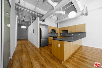 Building Photo - 1130 Flower St