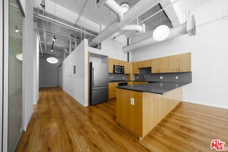 Building Photo - 1130 Flower St