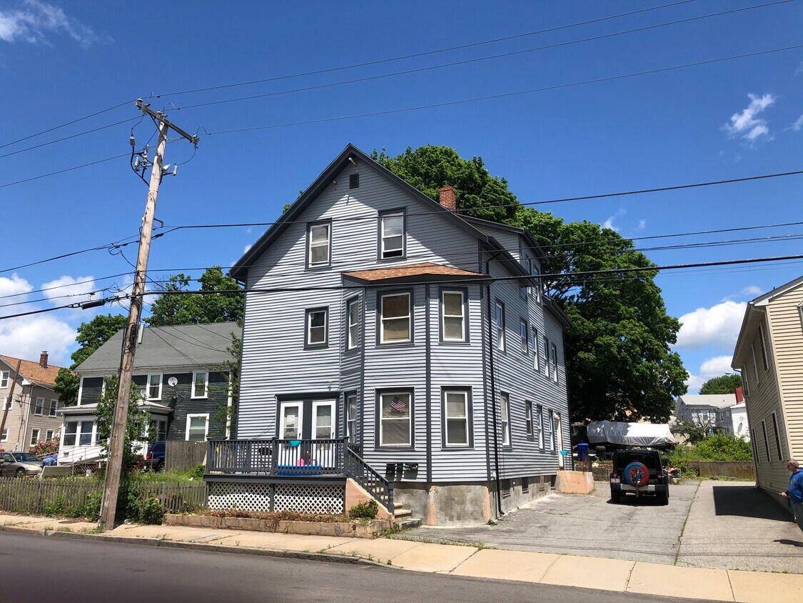 172 School St, Pawtucket, RI 02860 Apartments in Pawtucket, RI