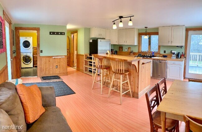 Foto del edificio - 2 br, 1 bath House - 222 Forest Ave