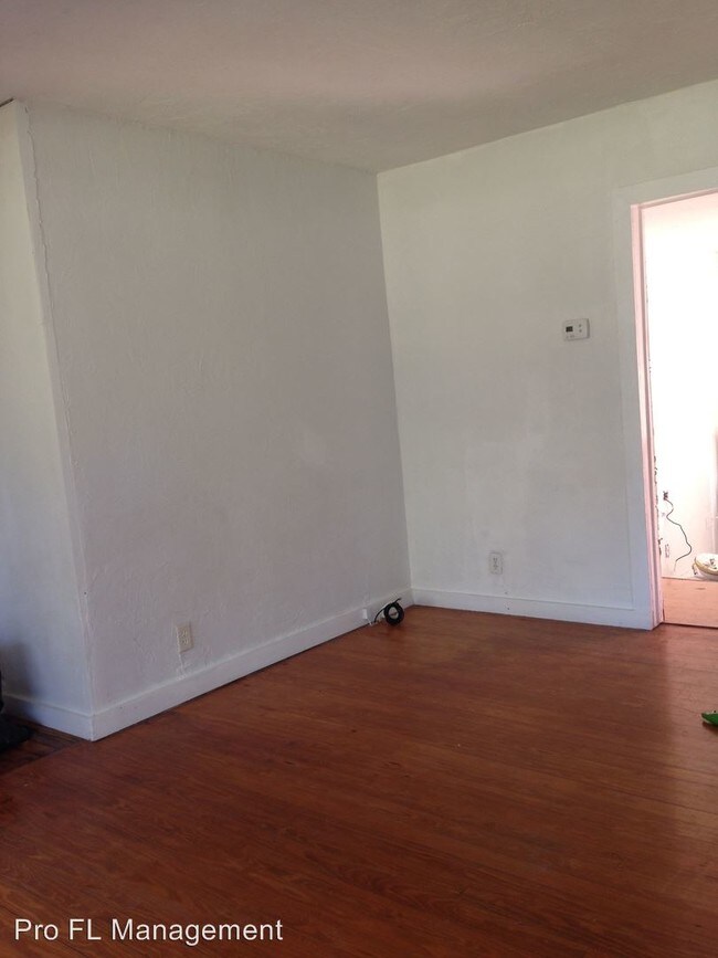 Building Photo - 1498 N Garfield Ave