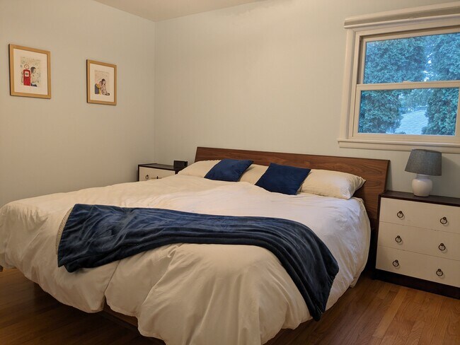 1st Bedroom shown with king size bed - 5009 Tocora Ln