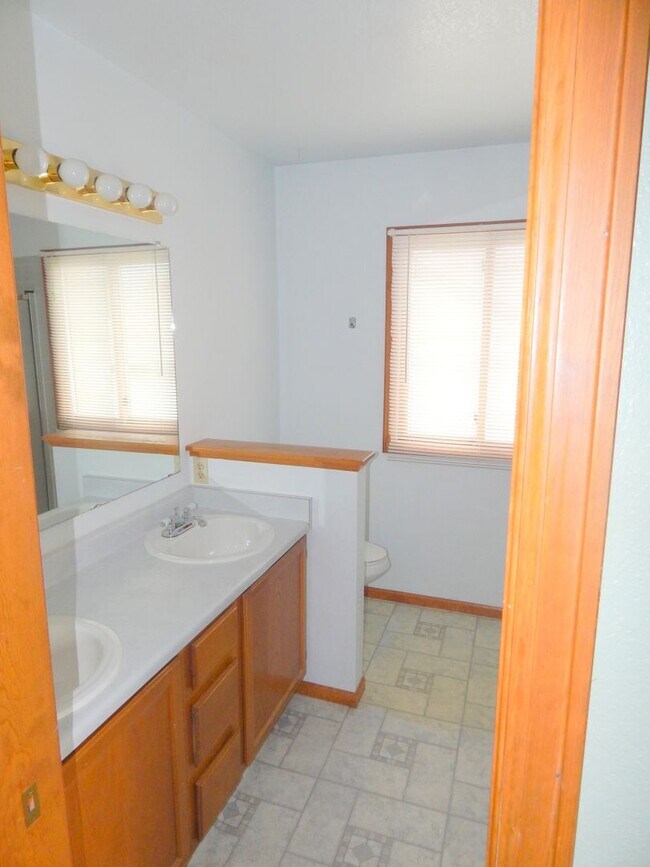 Foto del edificio - 718 Justice Dr