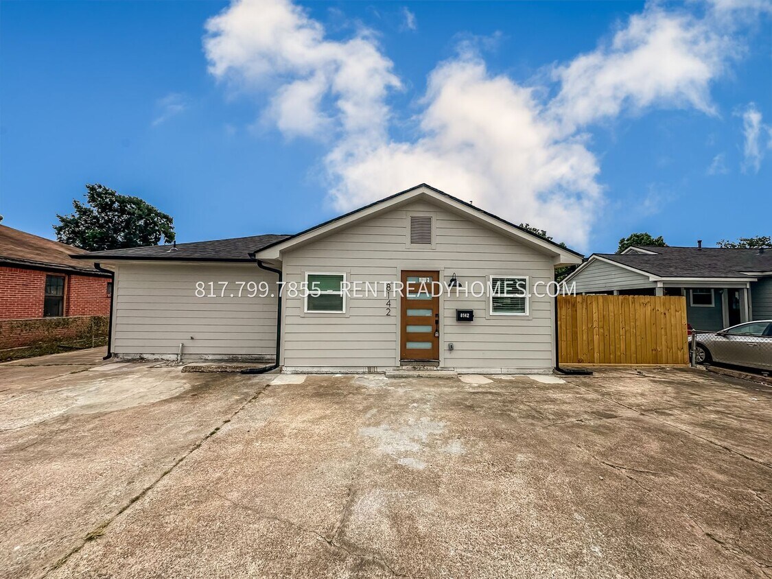 Primary Photo - 8142 Howard Dr