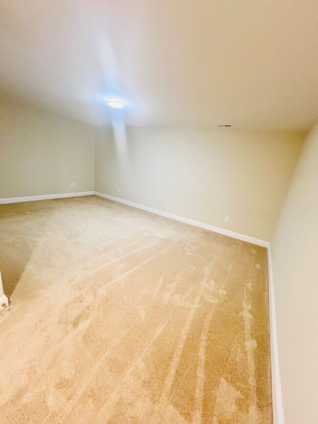Foto del edificio - Spacious townhouse for rent in Bluestone H...