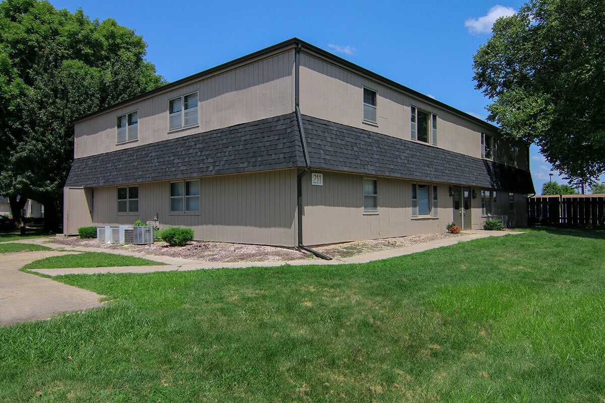 South View Apartments Apartments 209227 S 5th St Ames, IA