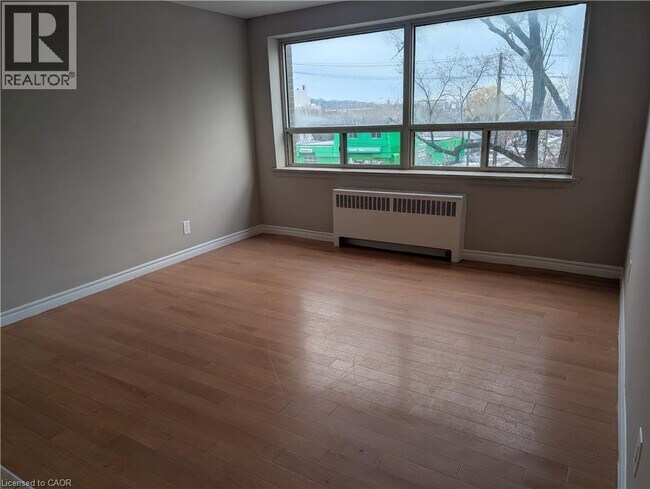 Photo du bâtiment - 468 Ottawa St N