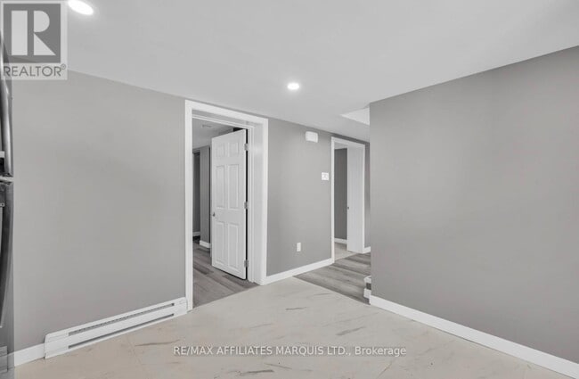 Building Photo - 127 New St