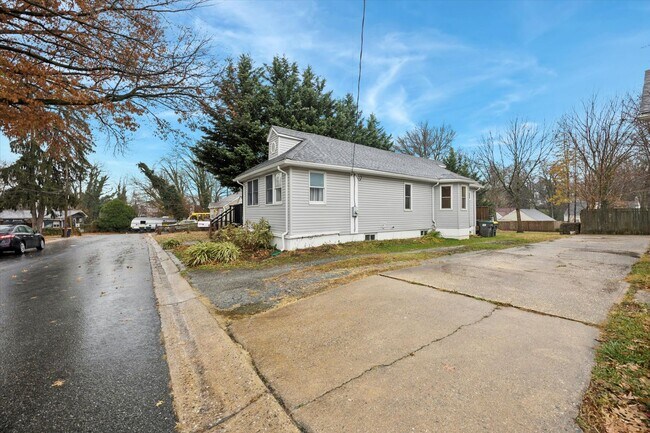 Foto del edificio - 6 Laurel Ave