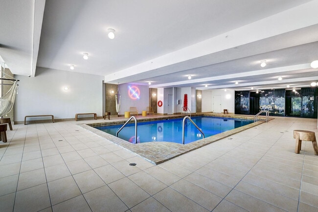 Building Photo - 1555 Boul. René-Lévesque O