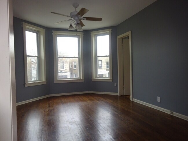 Building Photo - 2625 N Sacramento Ave