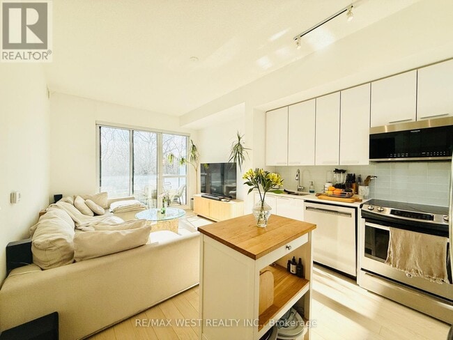 Photo du bâtiment - 10 Park Lawn Rd