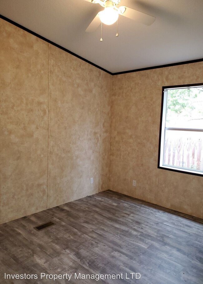 Building Photo - 3 br, 2 bath House - 1051 Tamarack Shores