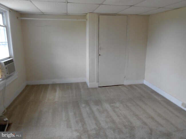 Building Photo - 1022 Joh Ave