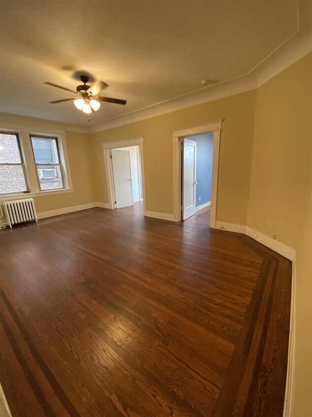 Foto principal - 851 Boulevard E