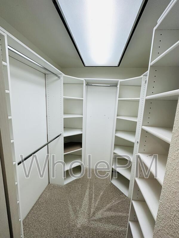 Foto del edificio - 6095 Pierce St