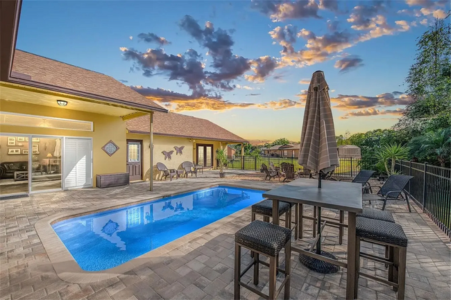 Foto del edificio - Beautifully updated Pool Home!!