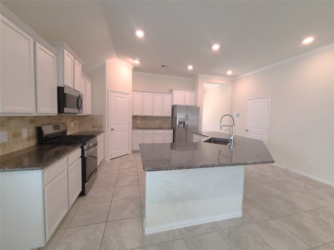 Building Photo - 412 Auburn Pines Dr