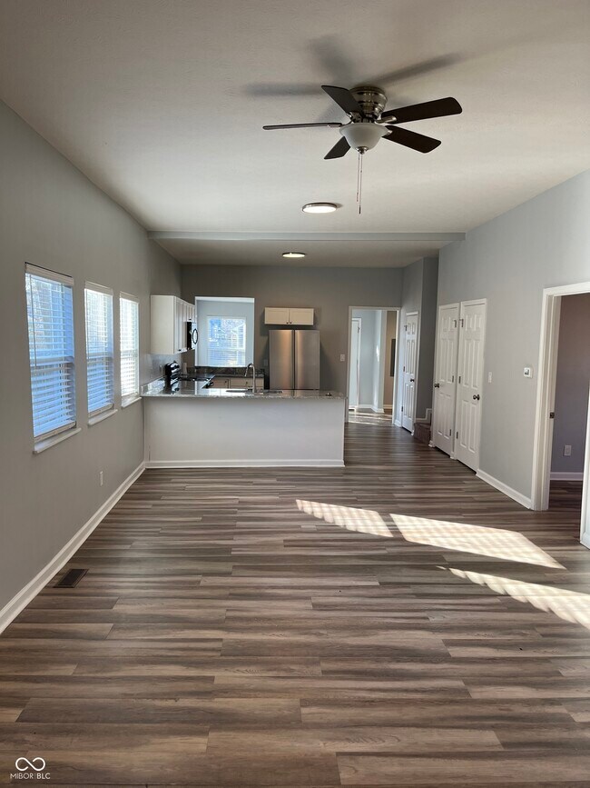 Building Photo - 838 N Temple Ave