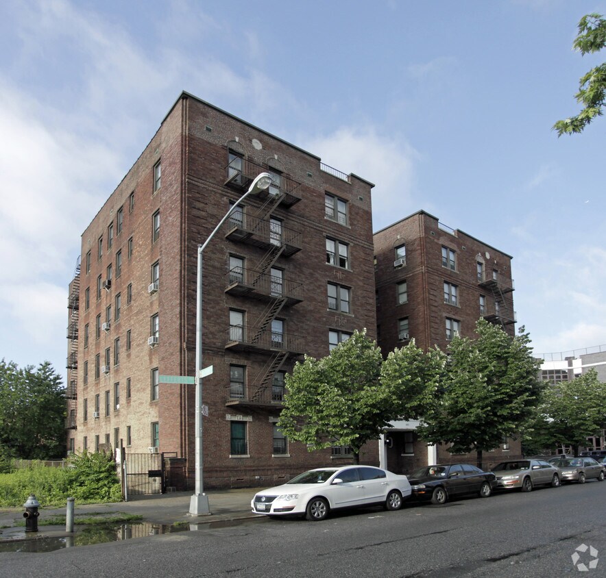 Primary Photo - 480 Lefferts Ave