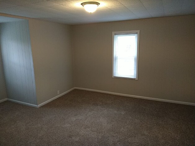 Building Photo - NOW AVAILABLE! - 350 W Lagrange Road, Hano...