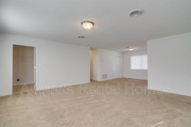 Foto del edificio - 2905 Arrowhead Dr
