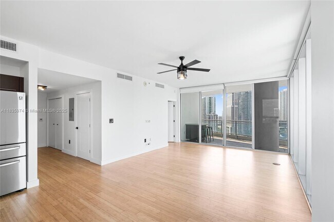 Foto del edificio - 90 SW 3rd St