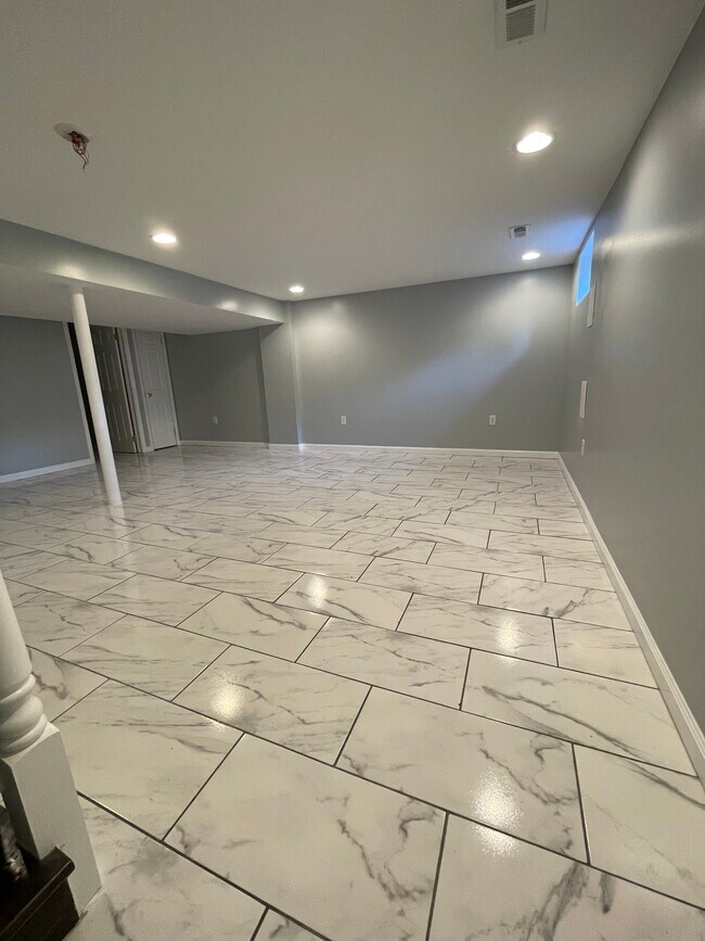 Building Photo - 2324 Druid Park Dr