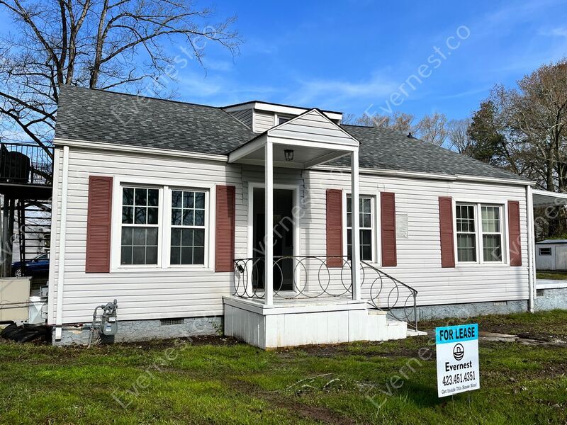 Foto principal - 413 N Moore Rd