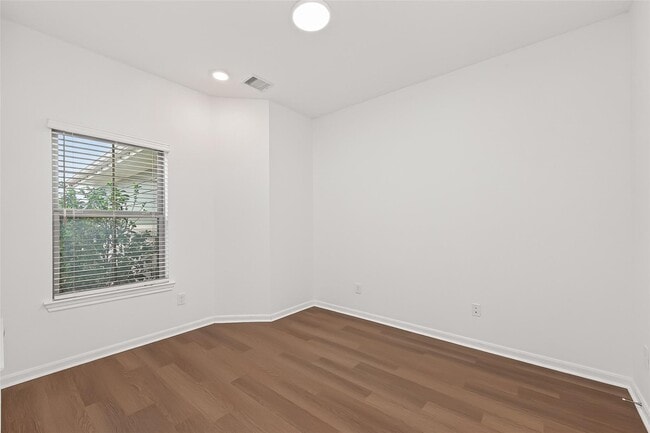 Building Photo - 1410 Cecilia Vines Dr