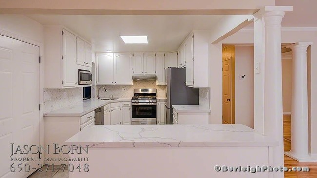 Building Photo - 1679 Alameda de las Pulgas