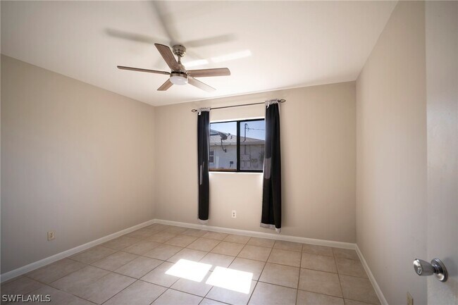 Foto del edificio - 3706 SE 10th Ave