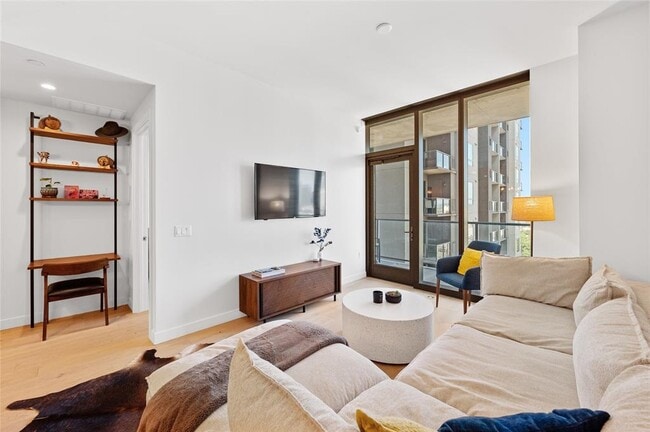 Building Photo - 44 East Ave