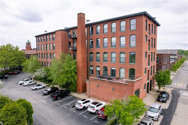 Building Photo - 28 Bayley St